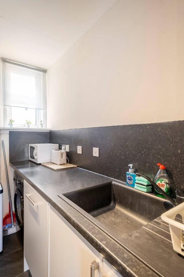 2 Bed Central Ness Apart - May Court 인버네스 외부 사진